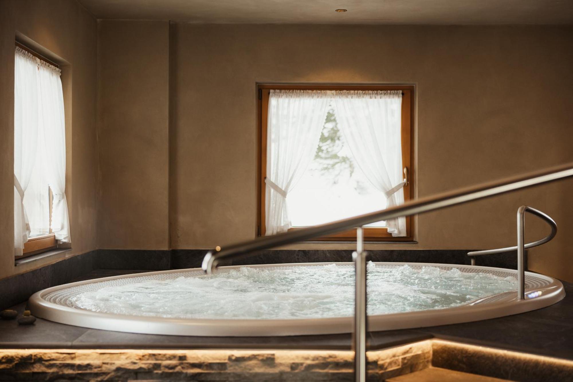Hotel Monte Cherz Arabba Ngoại thất bức ảnh